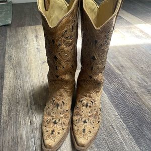 Women corral cowboy boots